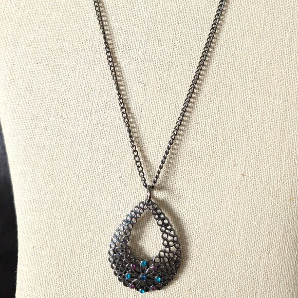 BLACK TONE CHAIN AND TEARDROP PENDANT #5 - Picture 1 of 3